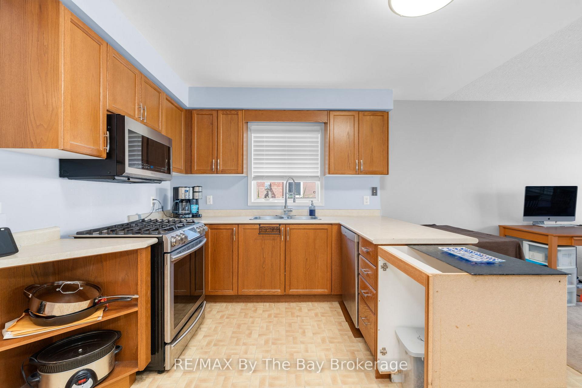 Photo 7 of 83 Ward Drive, Barrie, Painswick South — HOMEH