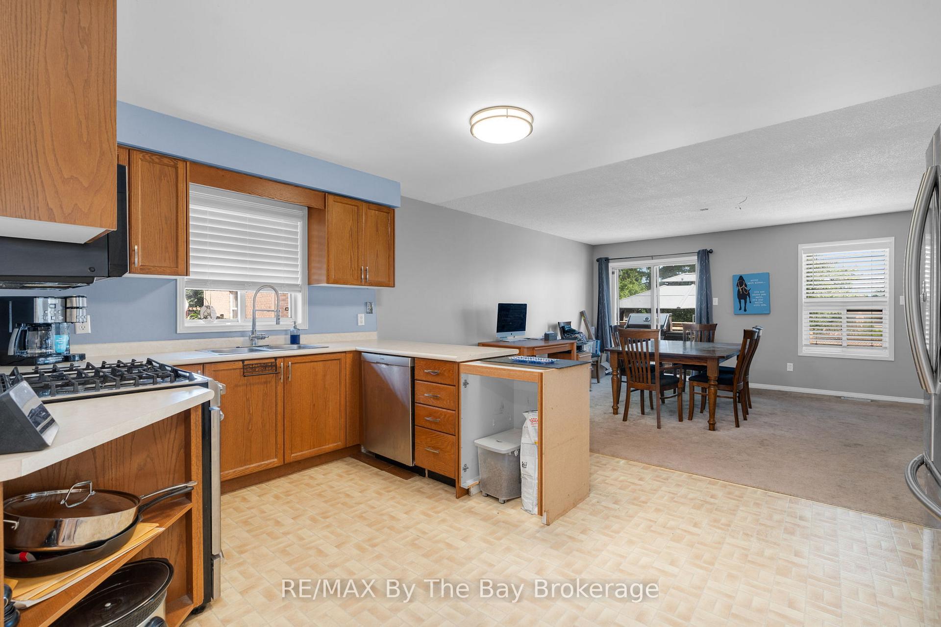 Photo 8 of 83 Ward Drive, Barrie, Painswick South — HOMEH