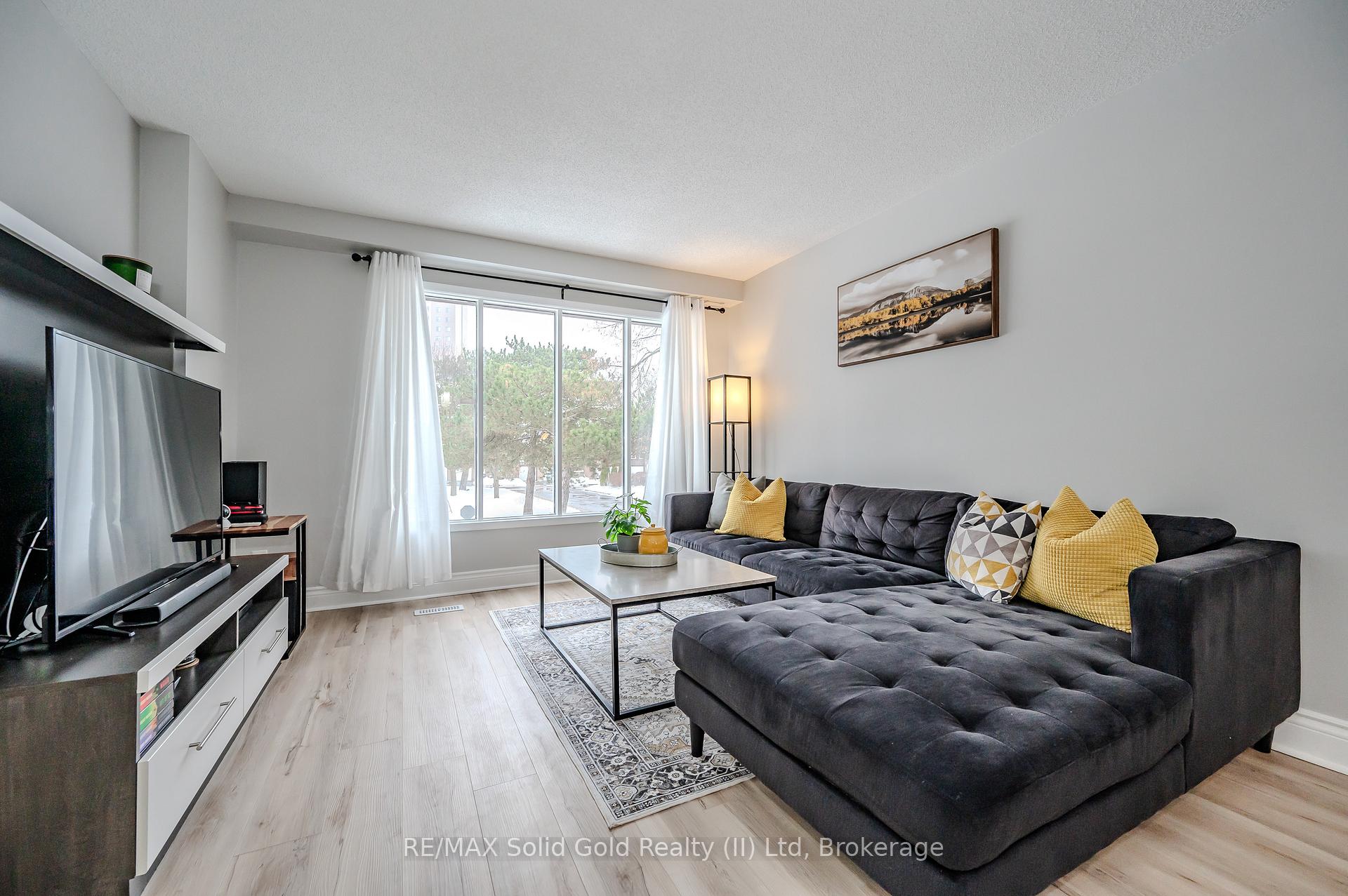 Photo 4 of Unit 46, 49 Cedarwoods Crescent, Kitchener — HOMEH