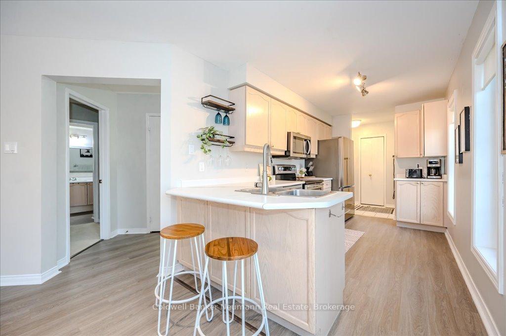 Photo 10 of Unit 30, 60 Ptarmigan Drive, Guelph, Kortright Hills — HOMEH