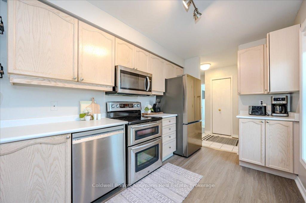 Photo 11 of Unit 30, 60 Ptarmigan Drive, Guelph, Kortright Hills — HOMEH
