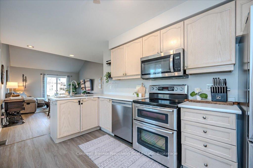 Photo 12 of Unit 30, 60 Ptarmigan Drive, Guelph, Kortright Hills — HOMEH