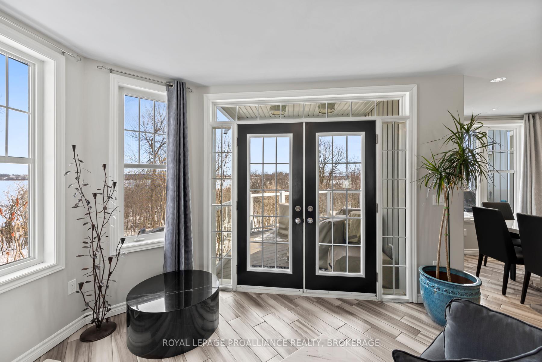 Photo 11 of 700 Newmarket Lane, Kingston, Rideau — HOMEH