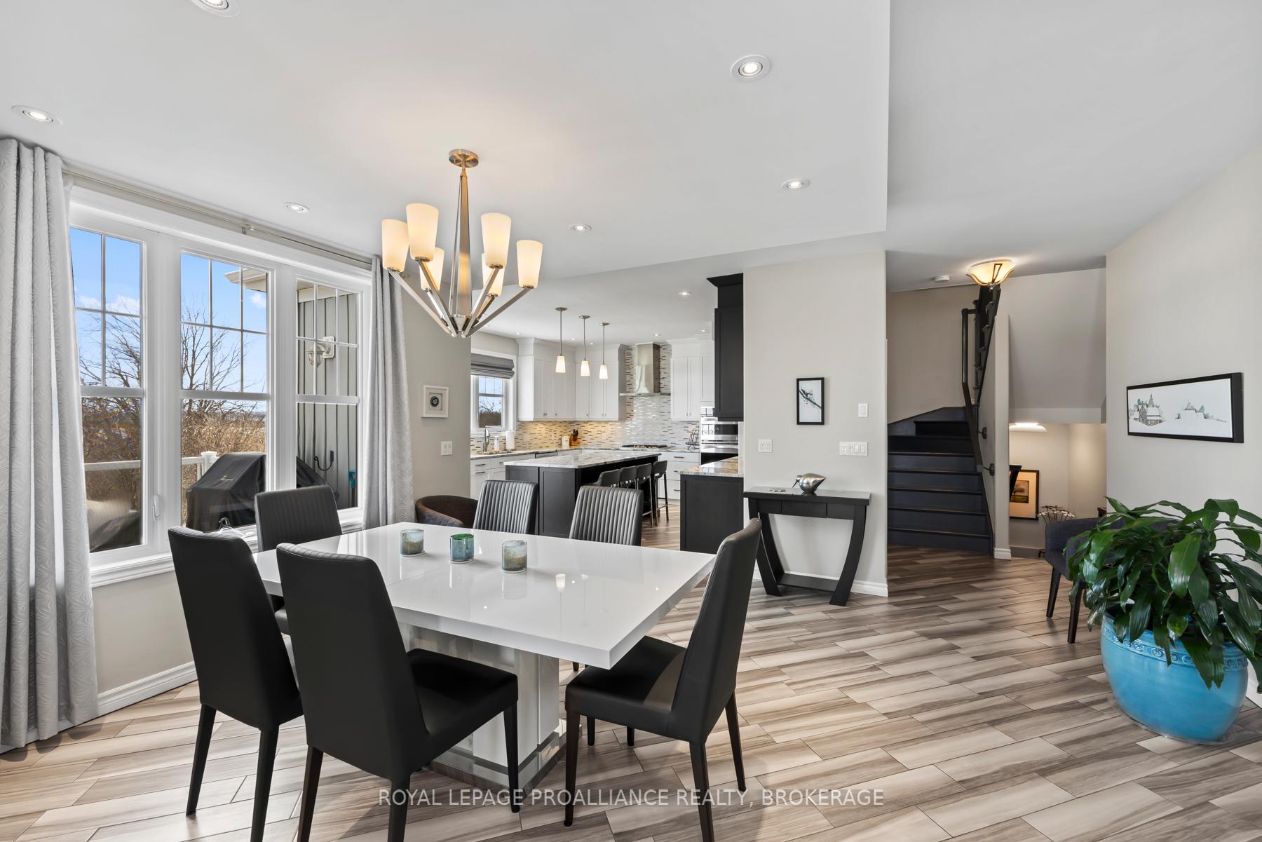 Photo 12 of 700 Newmarket Lane, Kingston, Rideau — HOMEH