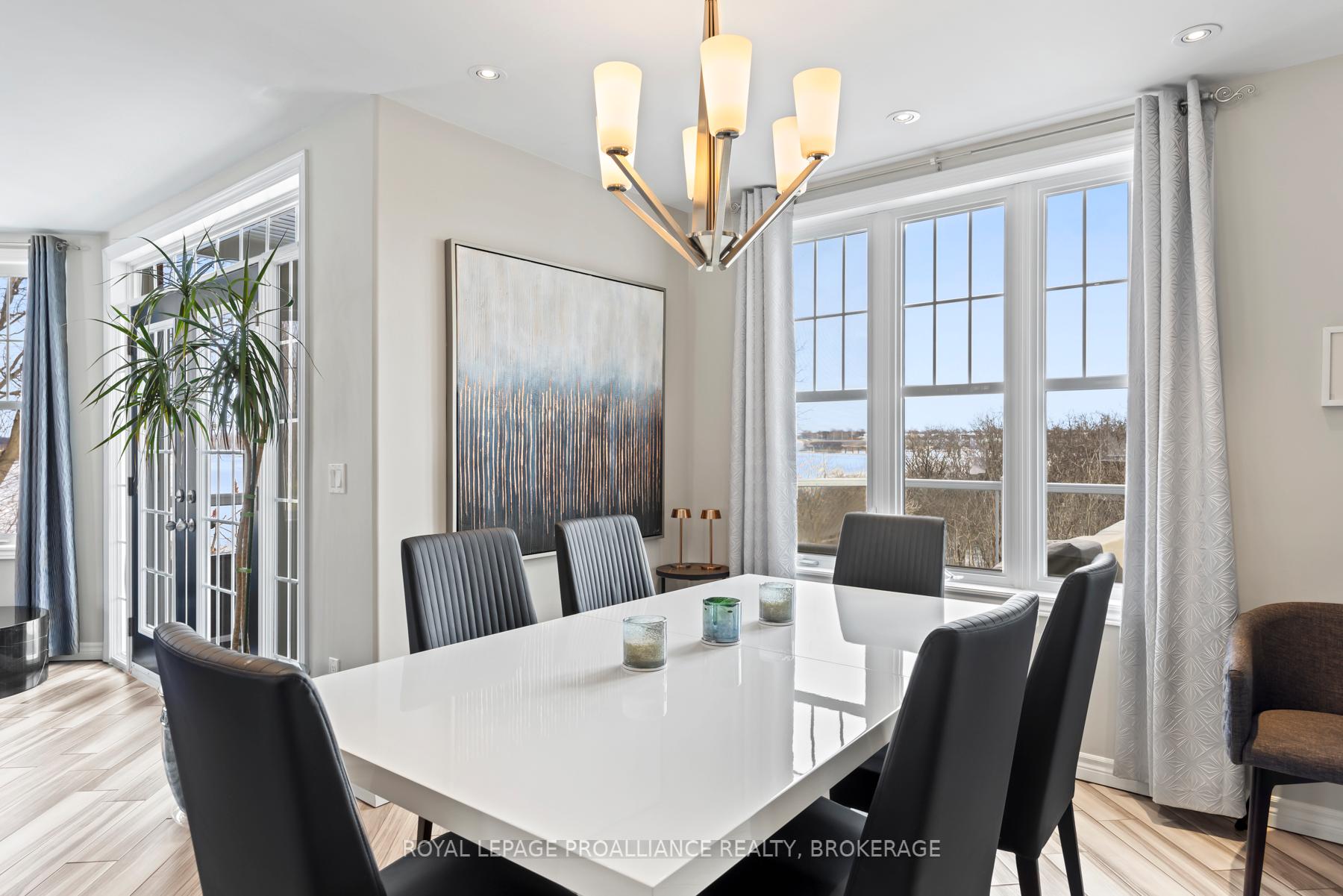 Photo 13 of 700 Newmarket Lane, Kingston, Rideau — HOMEH