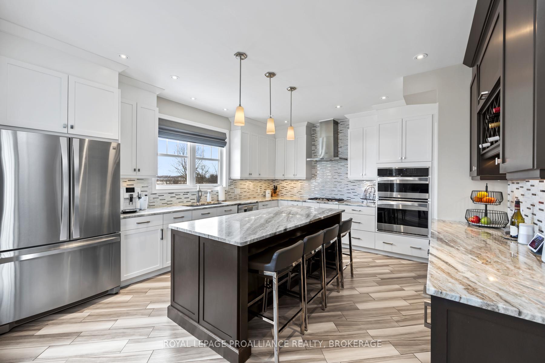 Photo 14 of 700 Newmarket Lane, Kingston, Rideau — HOMEH