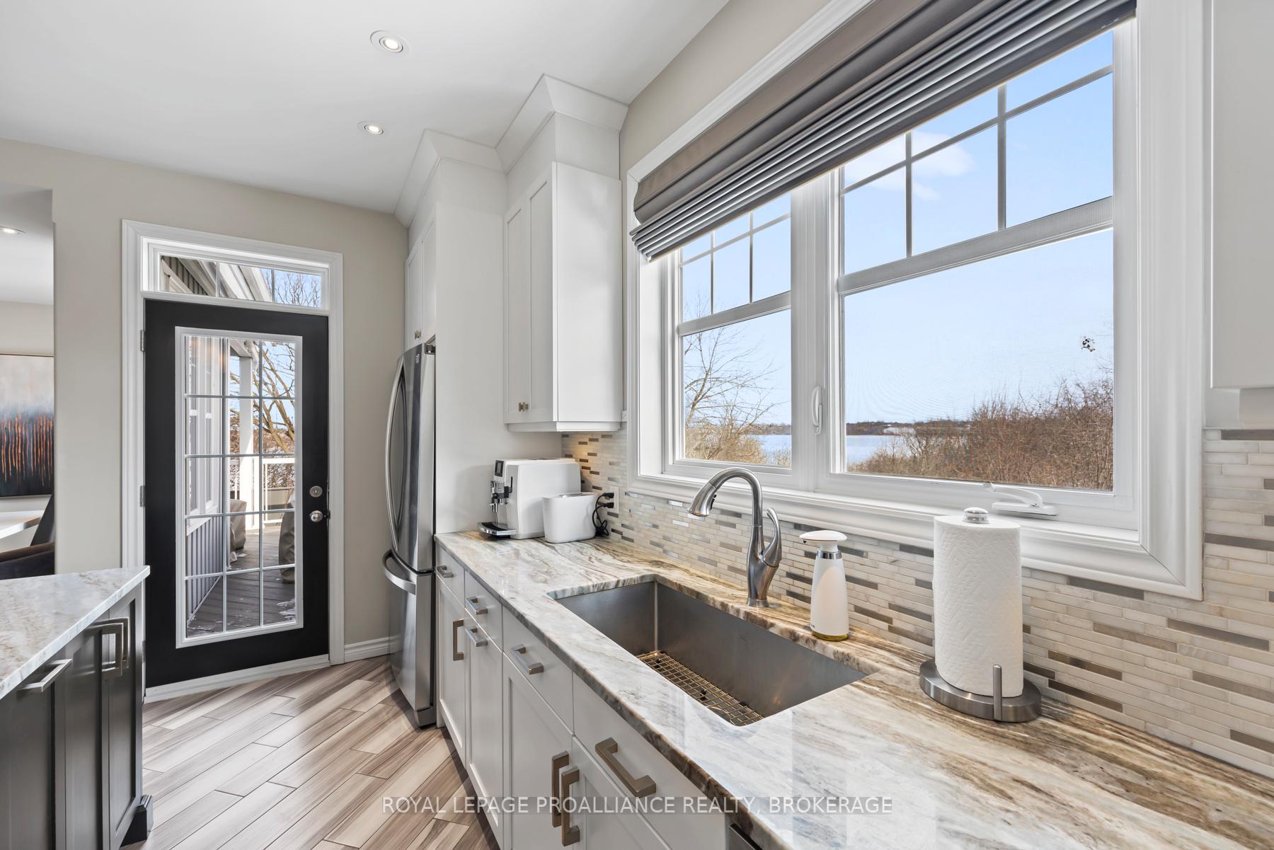 Photo 16 of 700 Newmarket Lane, Kingston, Rideau — HOMEH