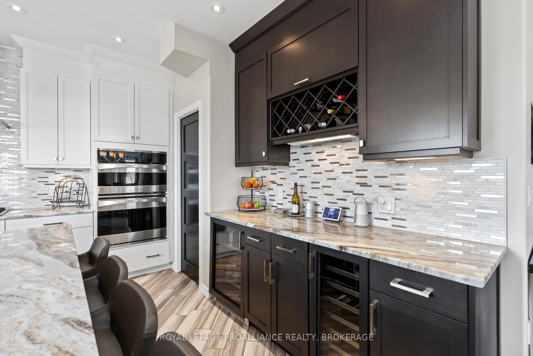 Photo 17 of 700 Newmarket Lane, Kingston, Rideau — HOMEH