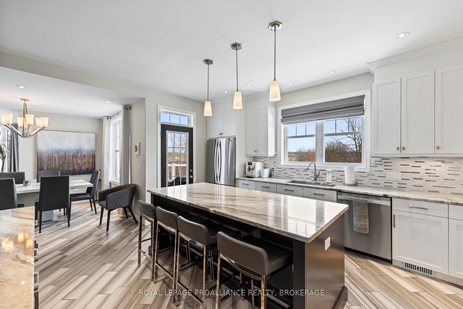 Photo 20 of 700 Newmarket Lane, Kingston, Rideau — HOMEH