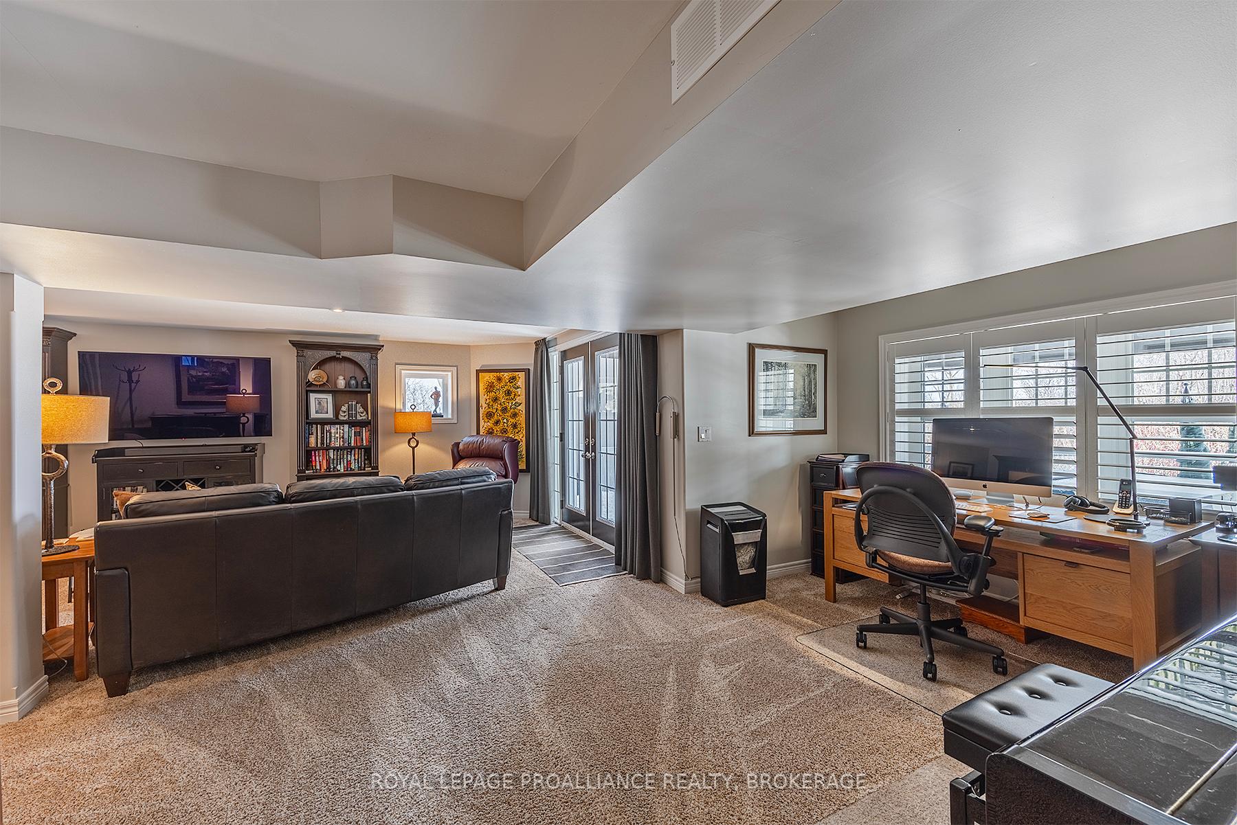 Photo 33 of 700 Newmarket Lane, Kingston, Rideau — HOMEH