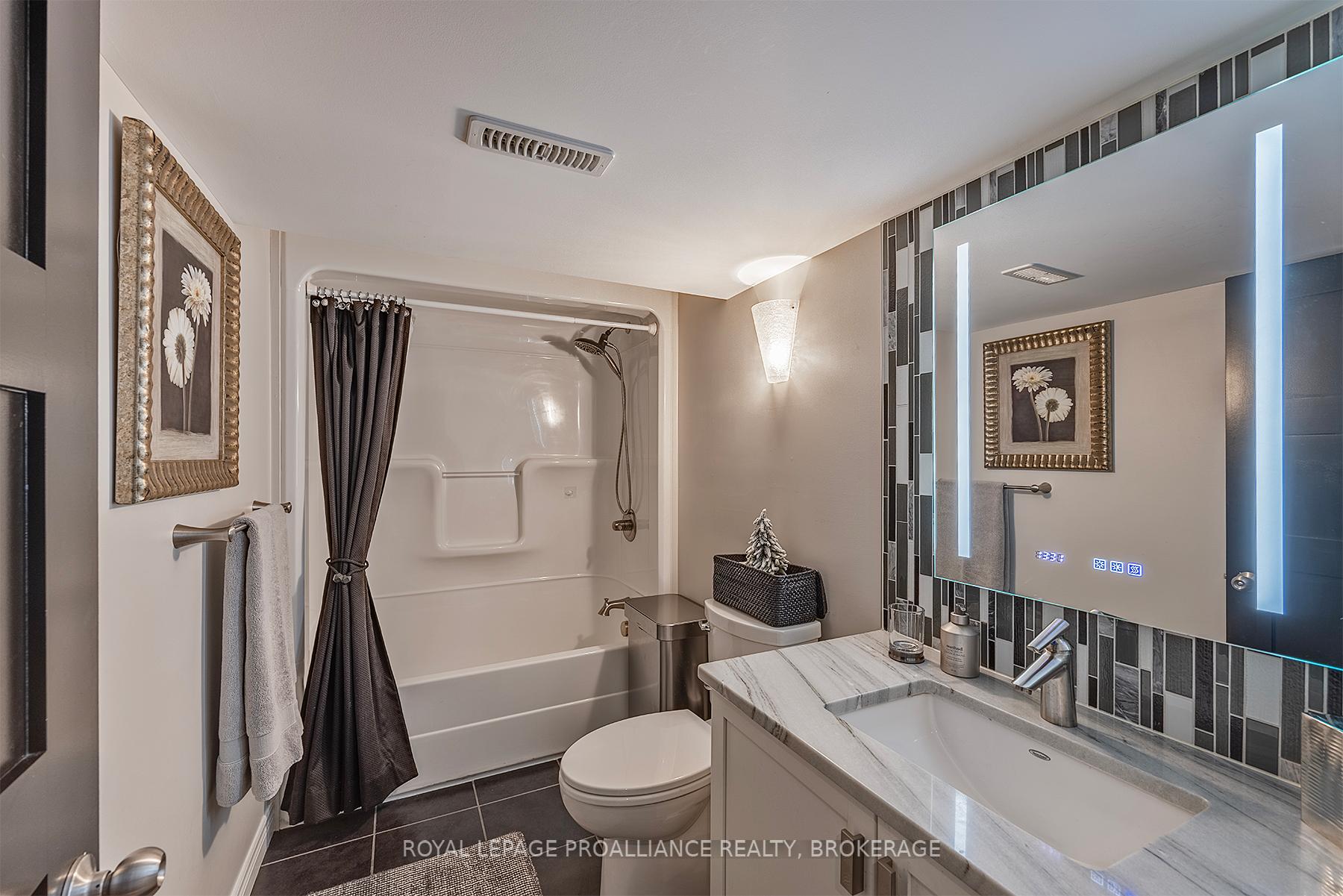 Photo 38 of 700 Newmarket Lane, Kingston, Rideau — HOMEH