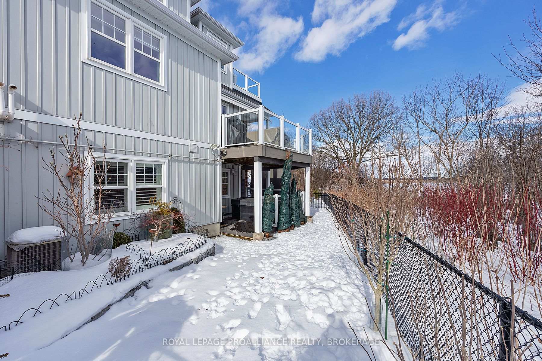 Photo 40 of 700 Newmarket Lane, Kingston, Rideau — HOMEH