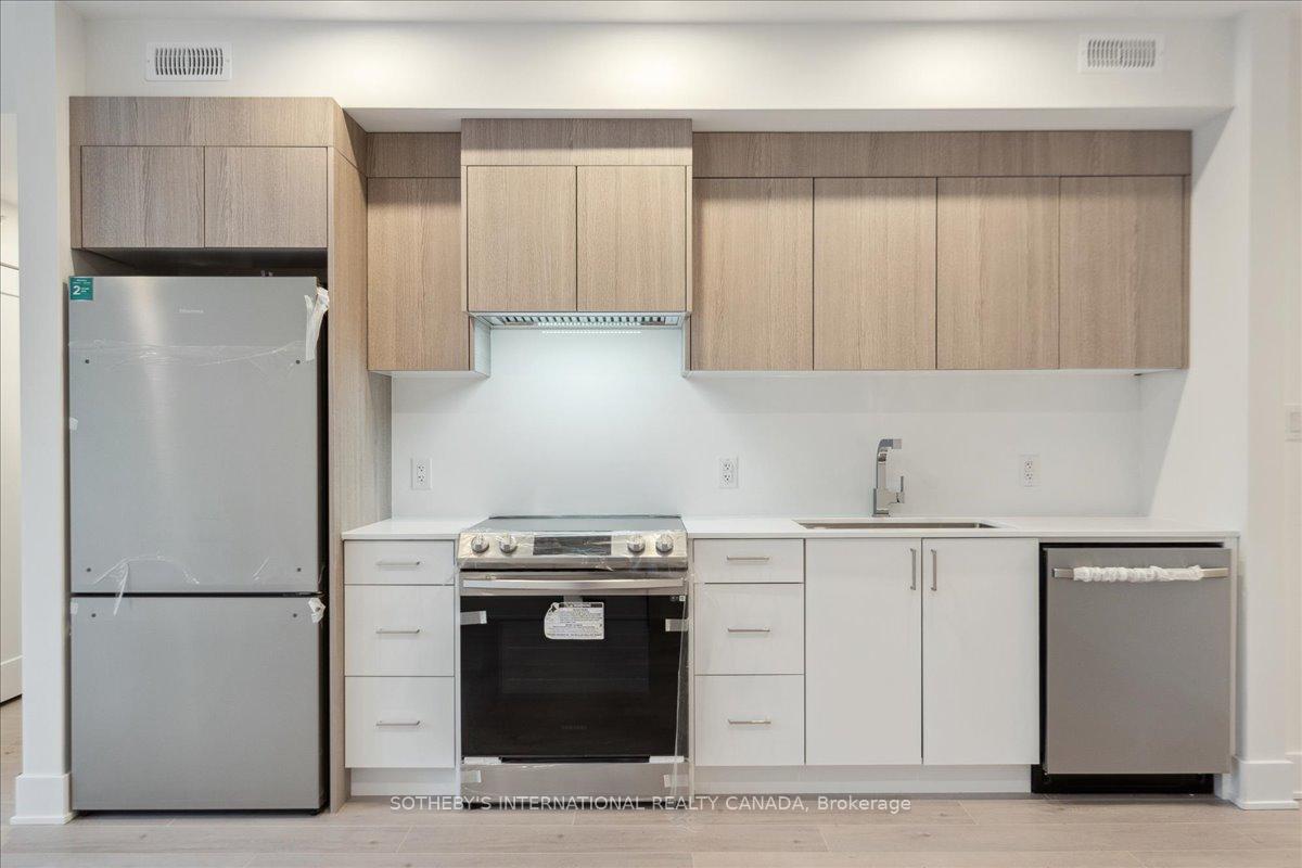 Photo 2 of Unit 1, 683 Melbourne Avenue, Ottawa, Laurentianview — HOMEH