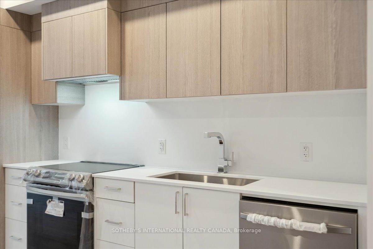 Photo 3 of Unit 1, 683 Melbourne Avenue, Ottawa, Laurentianview — HOMEH