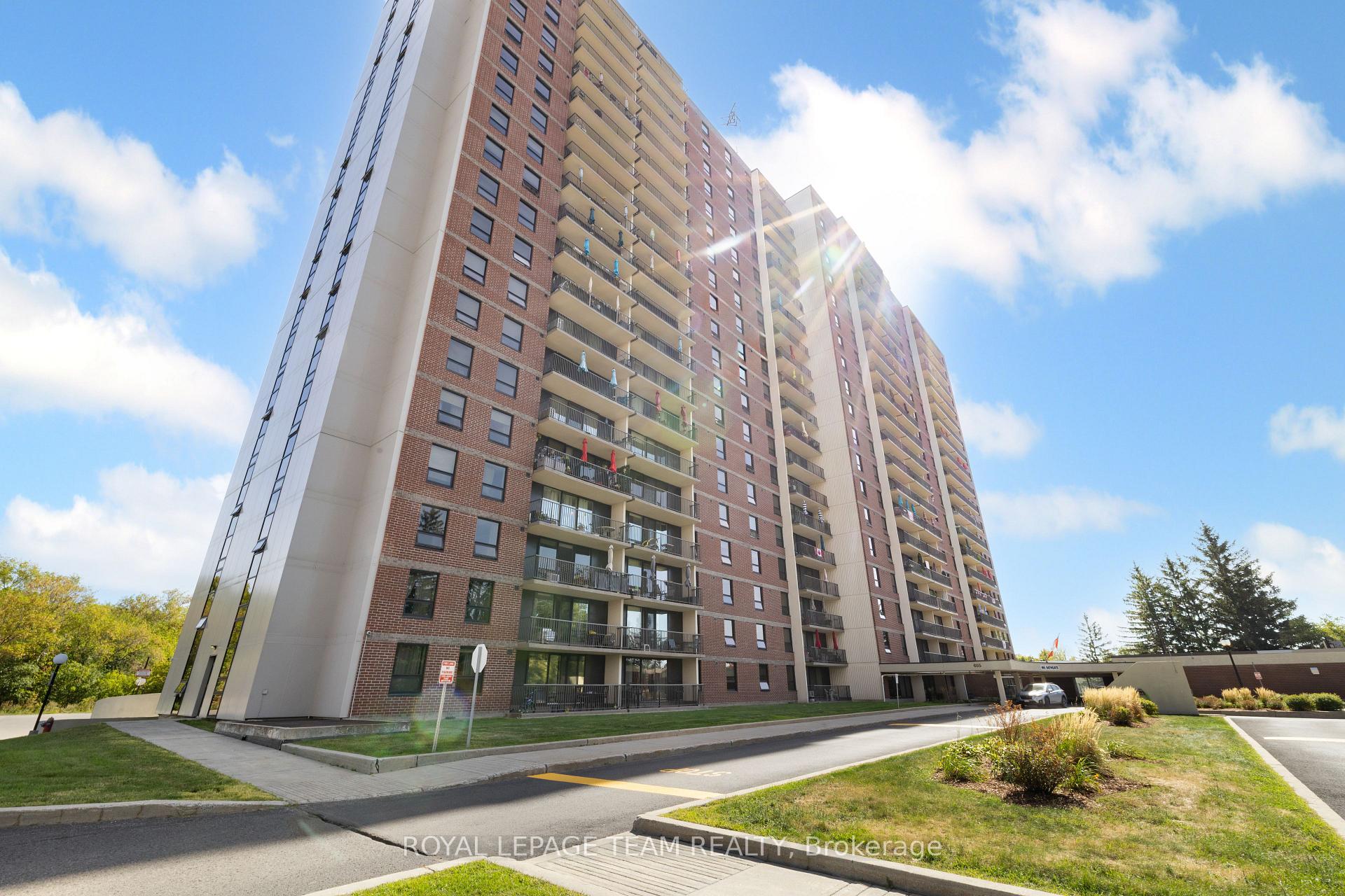 Front of Unit 603, 665 Bathgate Drive