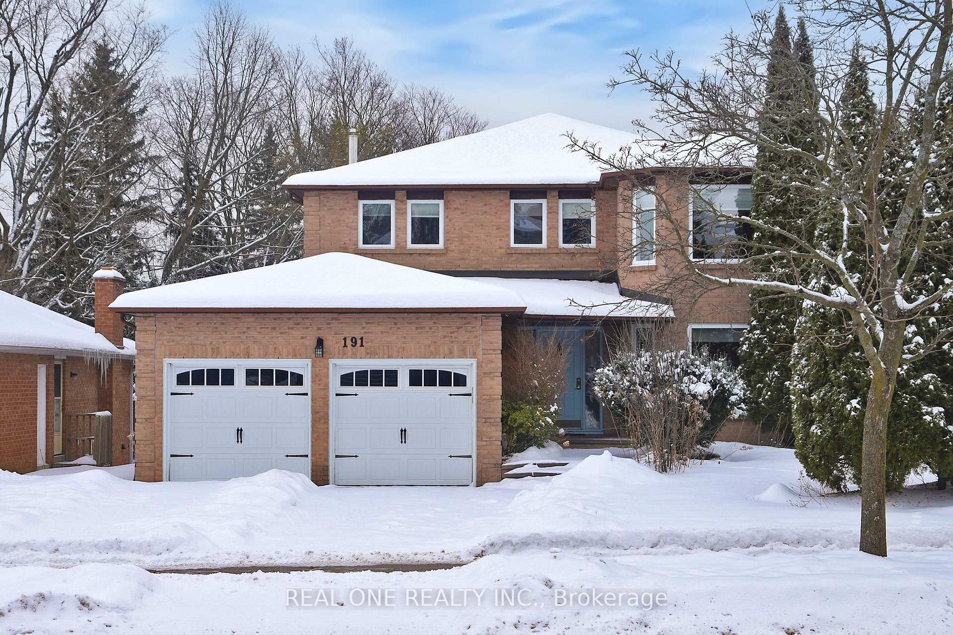 Front of 191 Aurora Heights Drive W