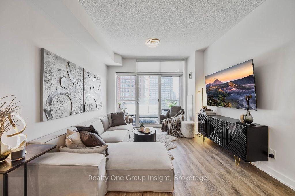 Photo 8 of Unit 908, 551 Maple Avenue, Burlington, Brant — HOMEH