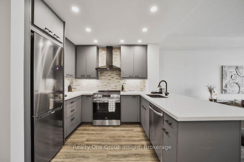 Photo 11 of Unit 908, 551 Maple Avenue, Burlington, Brant — HOMEH