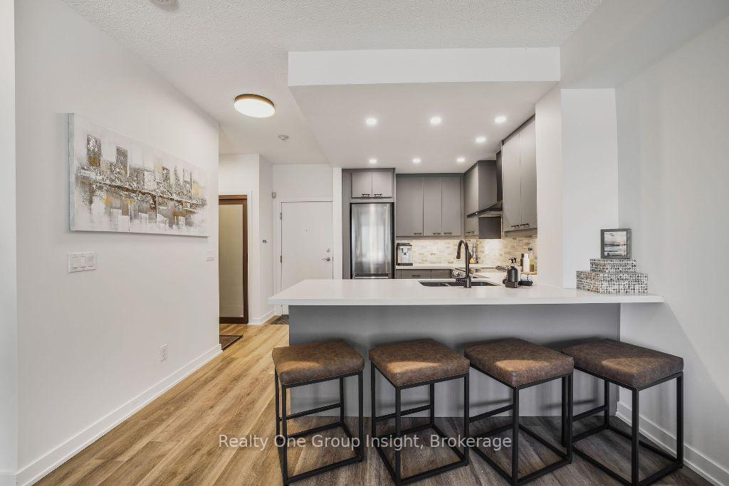 Photo 14 of Unit 908, 551 Maple Avenue, Burlington, Brant — HOMEH