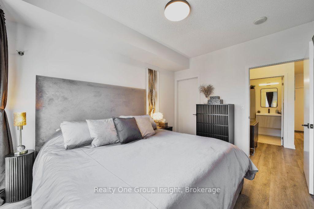 Photo 15 of Unit 908, 551 Maple Avenue, Burlington, Brant — HOMEH