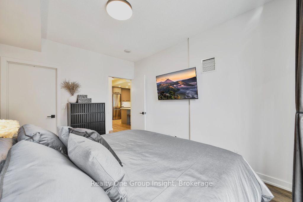 Photo 17 of Unit 908, 551 Maple Avenue, Burlington, Brant — HOMEH
