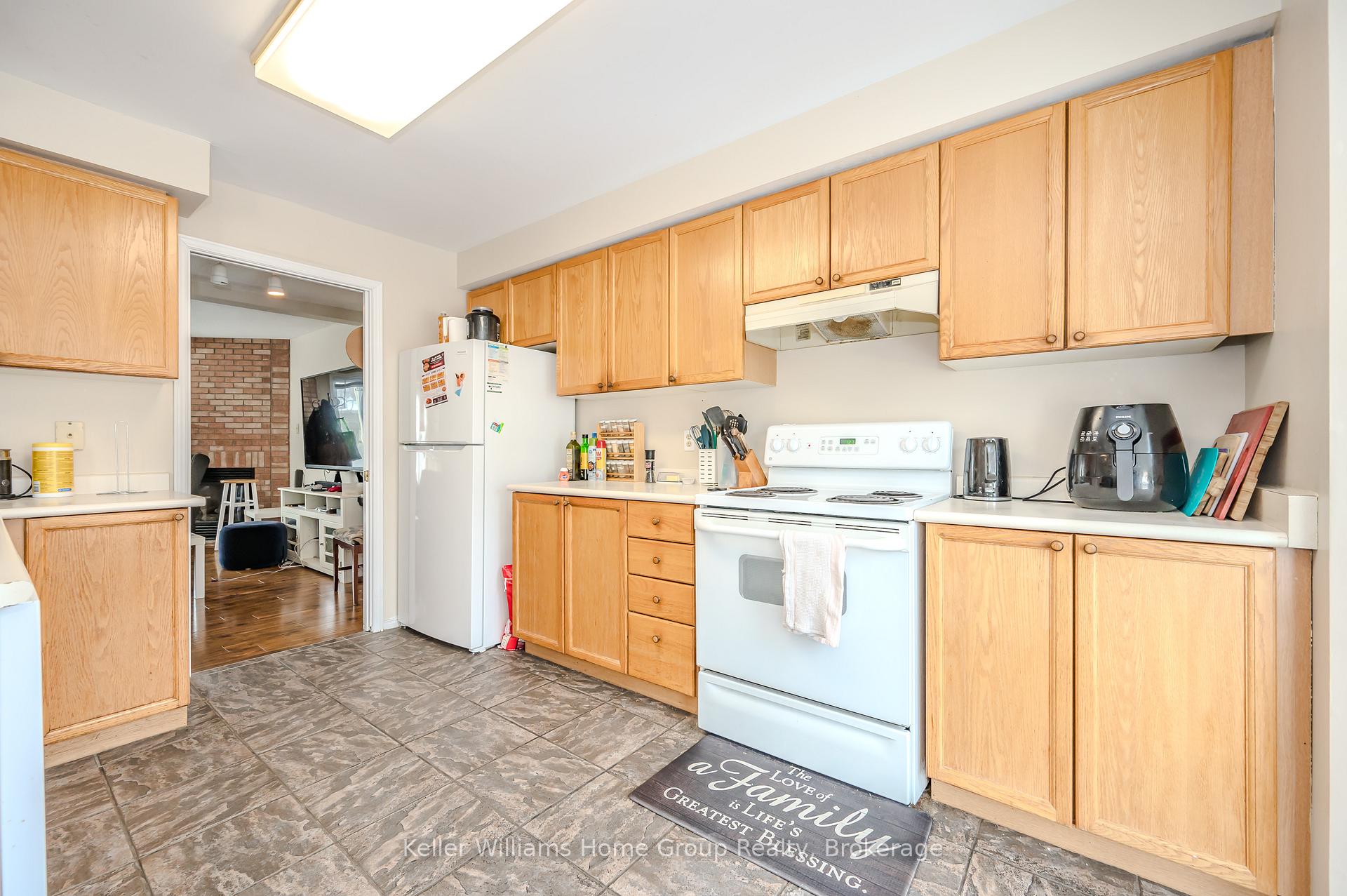 Photo 13 of Unit 75, 302 College Avenue W, Guelph, Dovercliffe Park/Old University — HOMEH