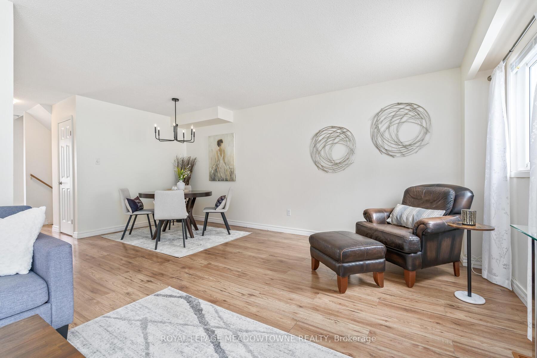 Photo 9 of 16 Lynden Circle, Halton Hills, Georgetown — HOMEH