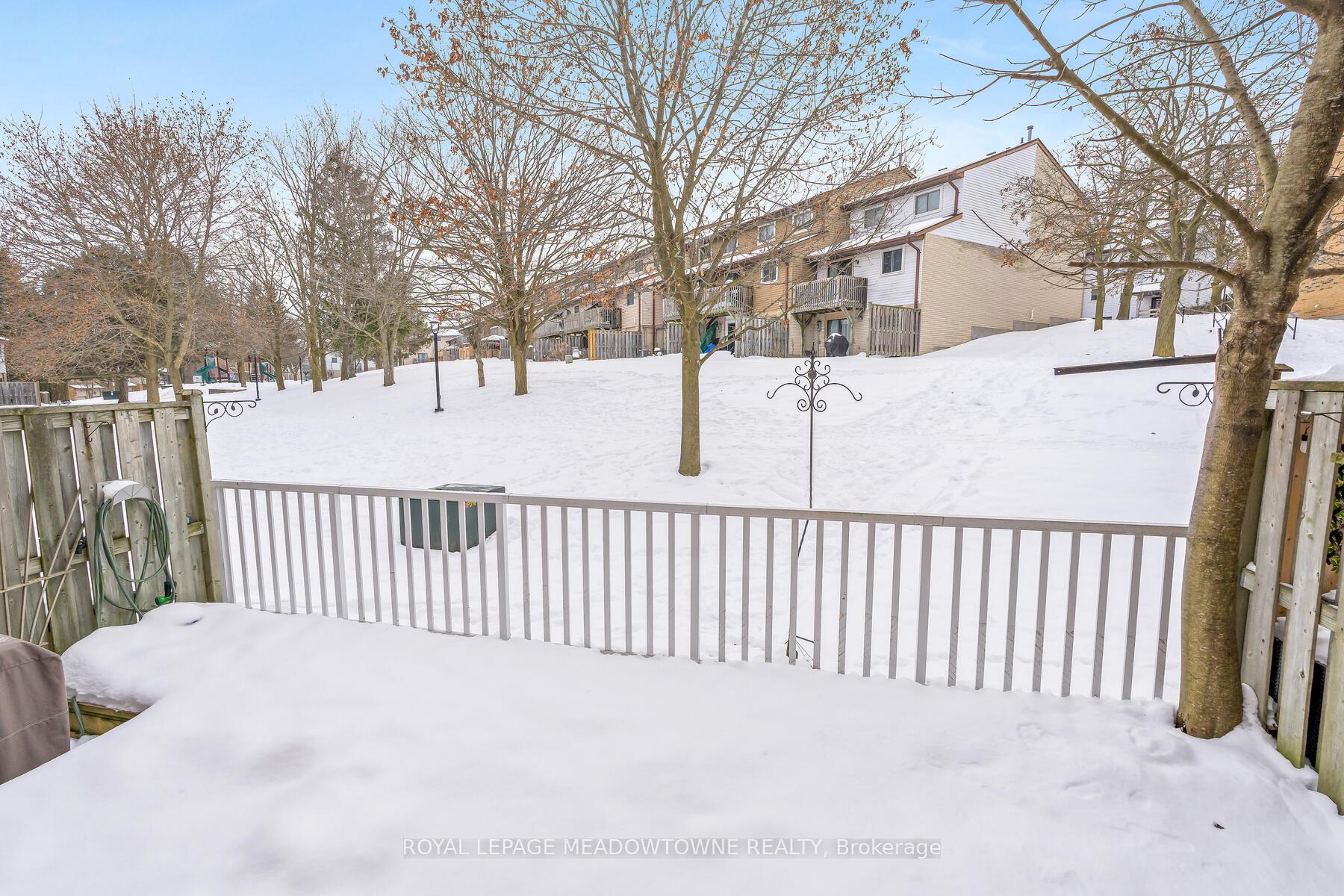 Photo 25 of 16 Lynden Circle, Halton Hills, Georgetown — HOMEH