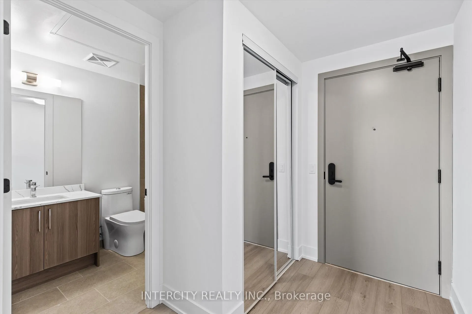 Photo 11 of Unit 415, 2075 King Road, King, King City — HOMEH
