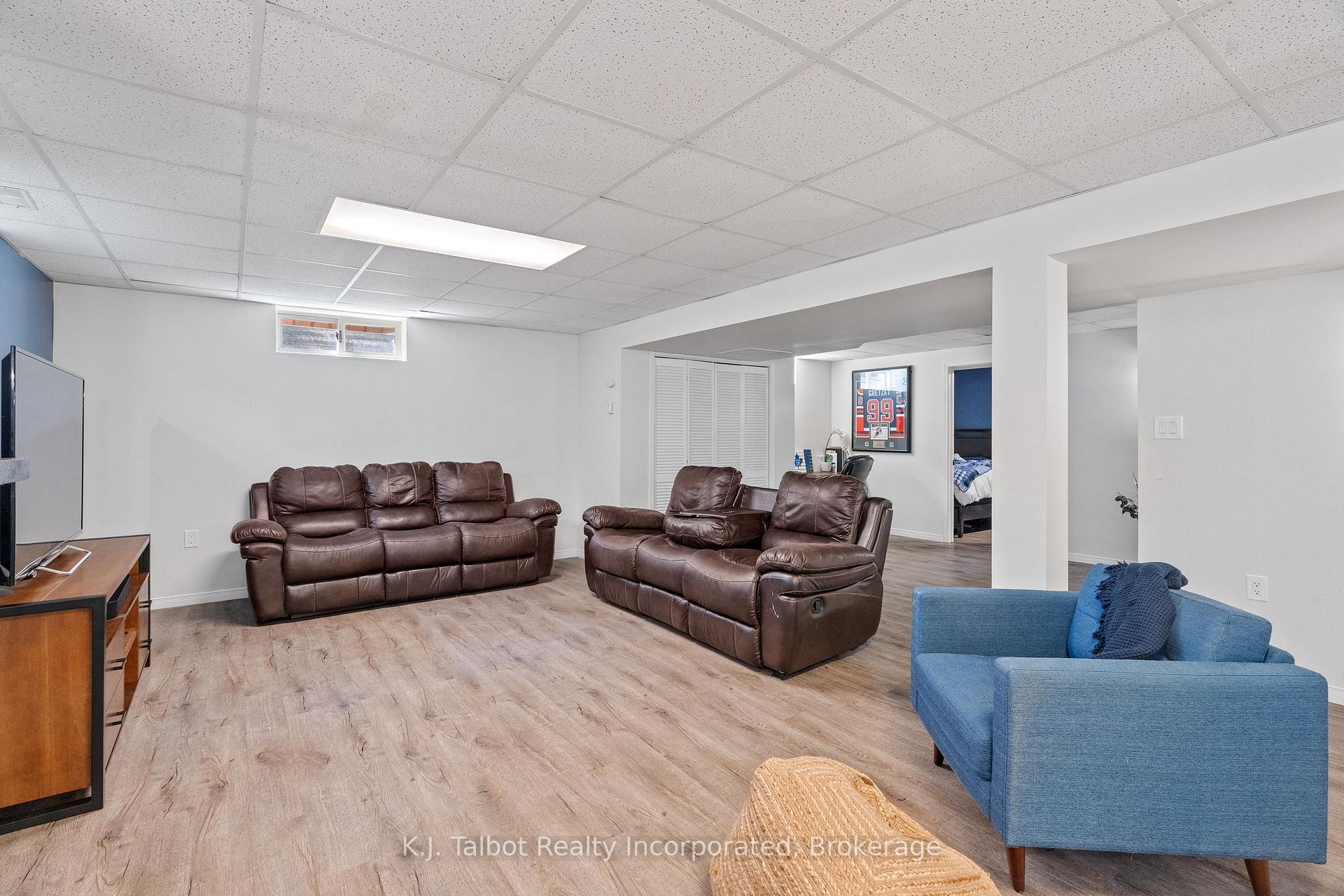 Photo 26 of 47 Suncoast Drive W, Goderich, Goderich (Town) — HOMEH