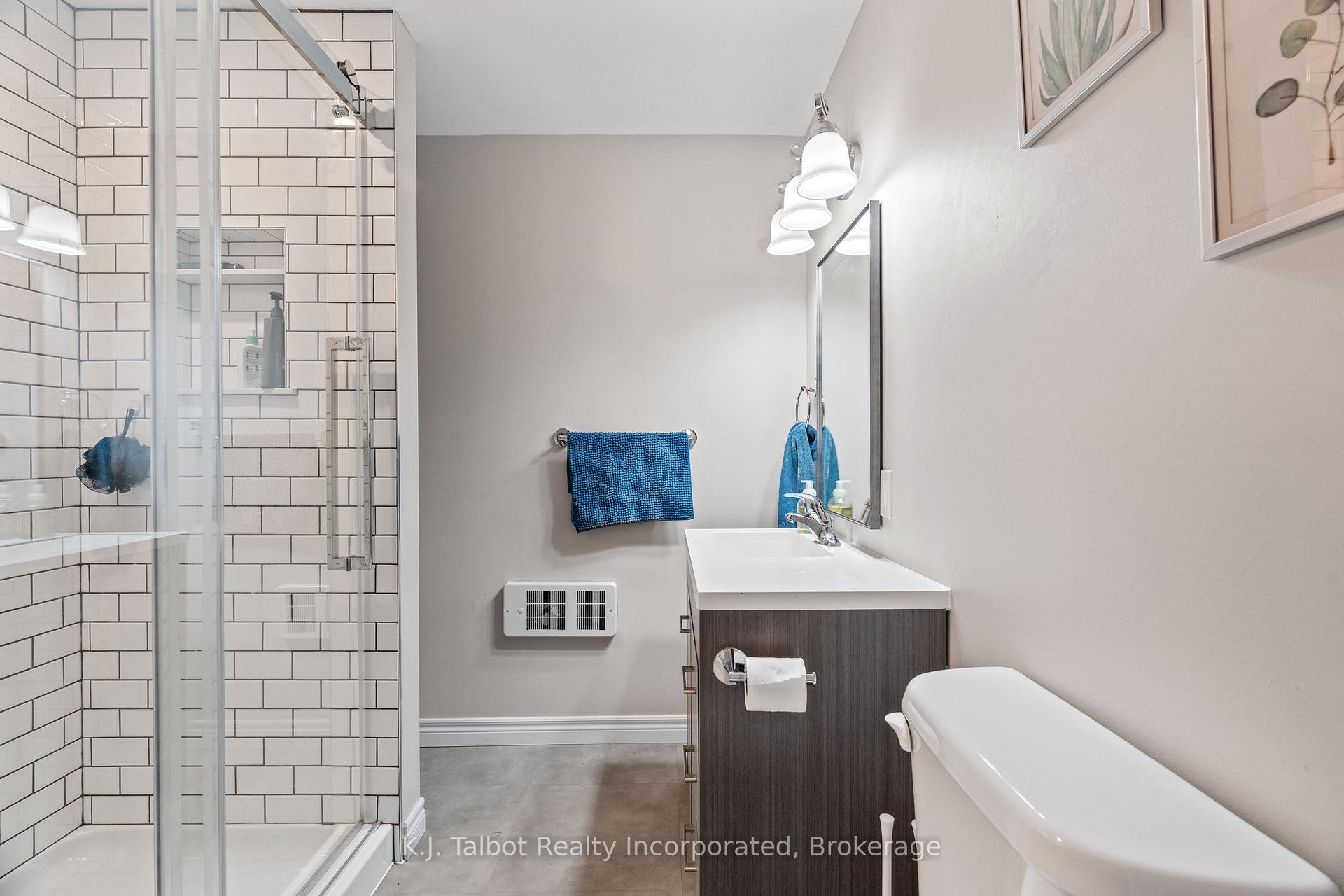 Photo 32 of 47 Suncoast Drive W, Goderich, Goderich (Town) — HOMEH