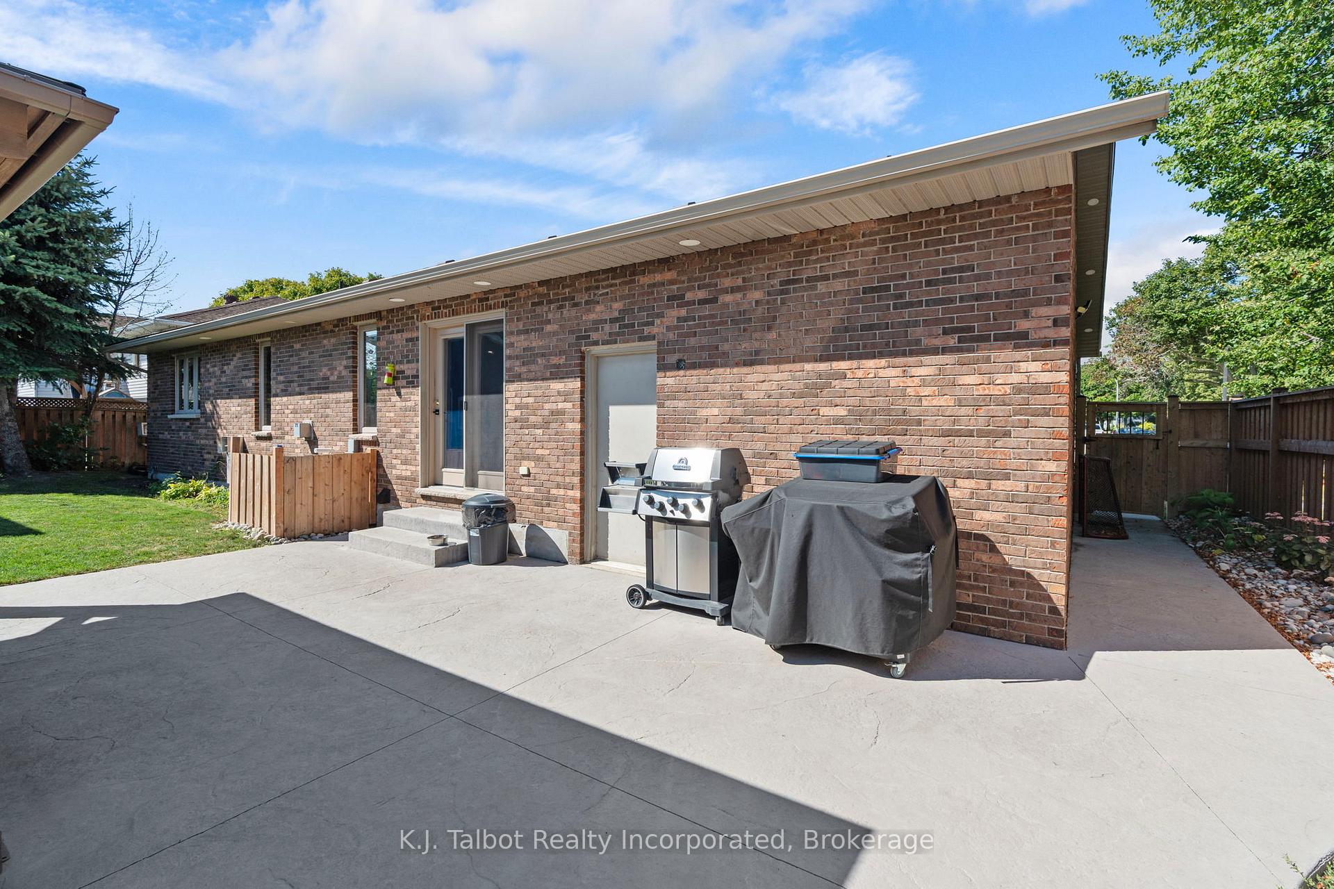 Photo 34 of 47 Suncoast Drive W, Goderich, Goderich (Town) — HOMEH
