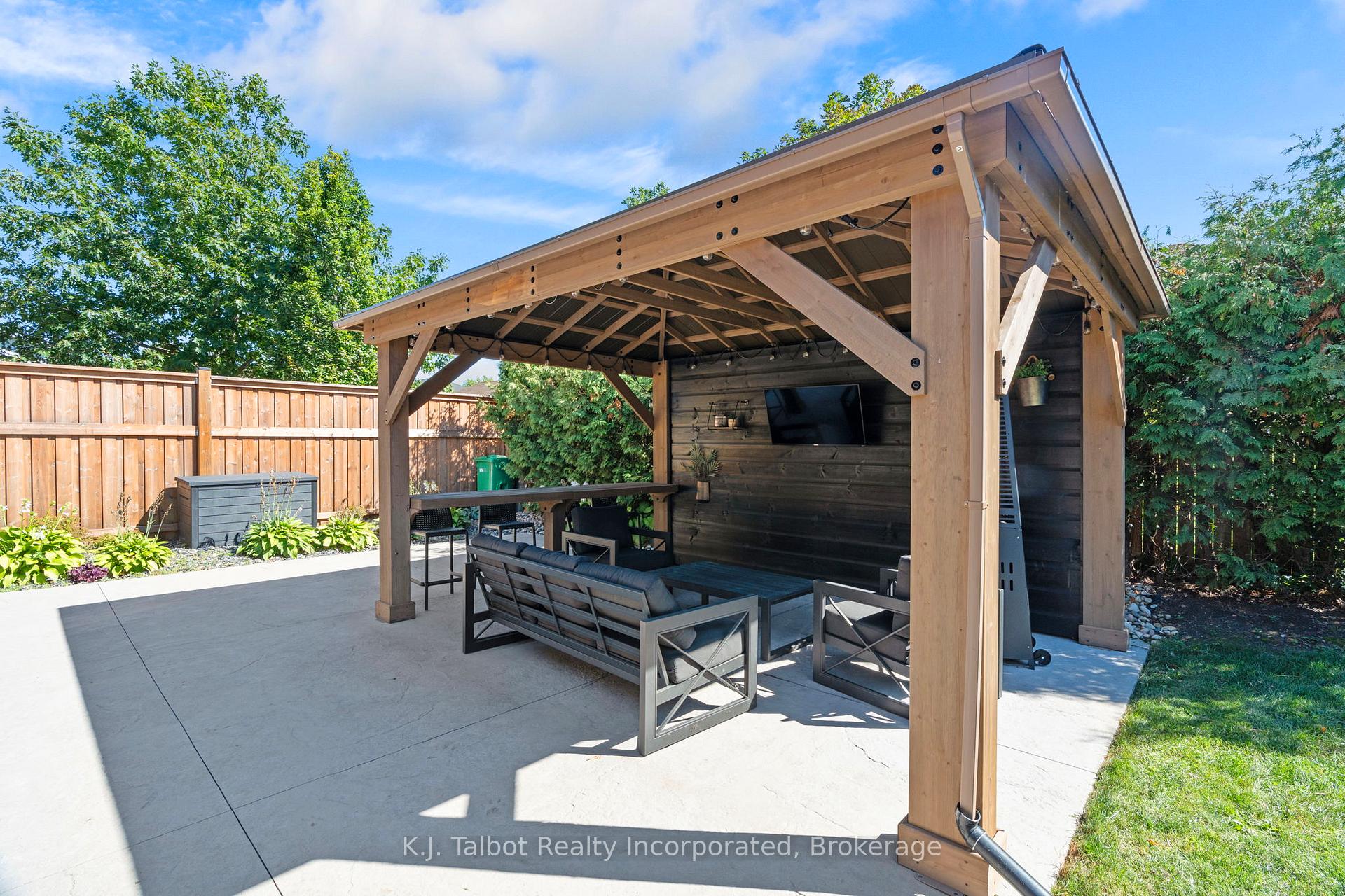 Photo 39 of 47 Suncoast Drive W, Goderich, Goderich (Town) — HOMEH