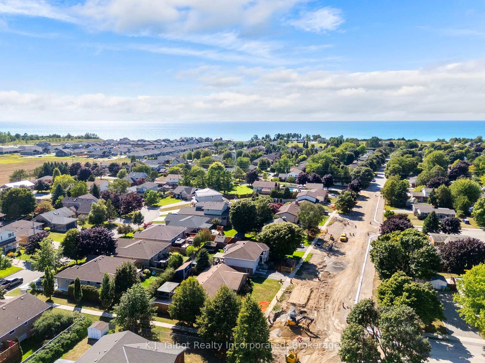 Photo 41 of 47 Suncoast Drive W, Goderich, Goderich (Town) — HOMEH