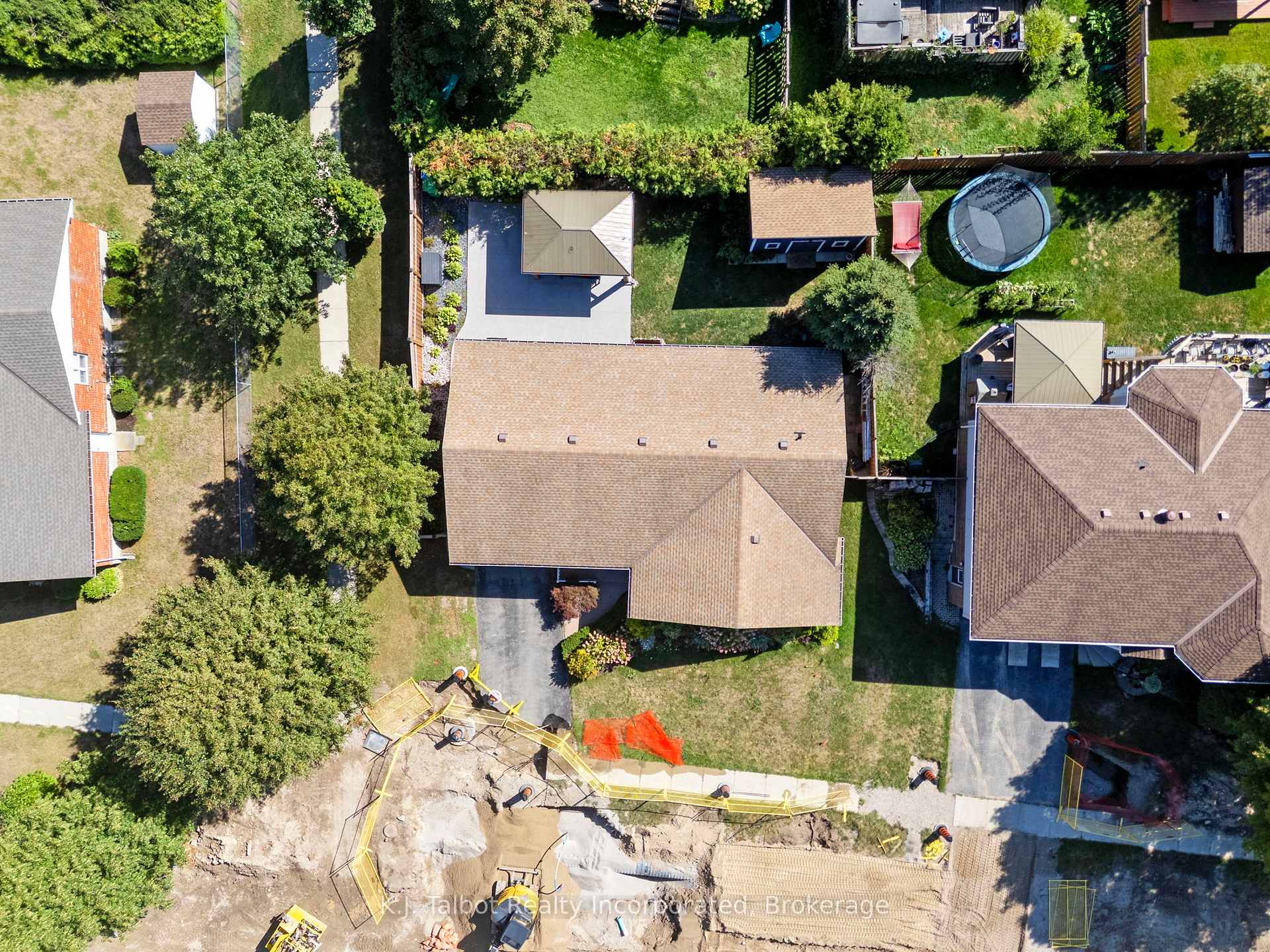 Photo 42 of 47 Suncoast Drive W, Goderich, Goderich (Town) — HOMEH