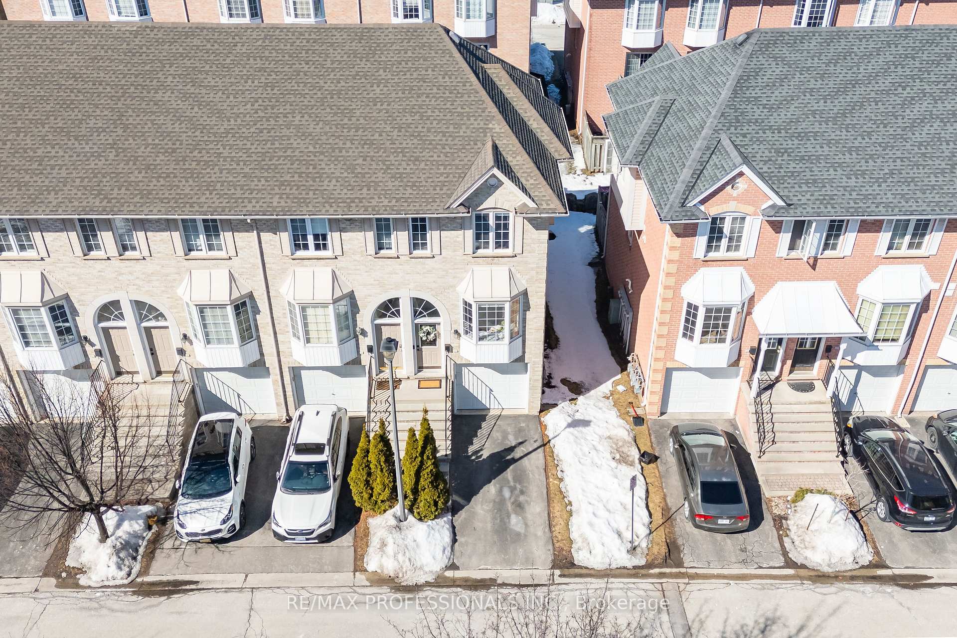Photo 1 of Unit 27, 3480 Upper Middle Road, Burlington, Palmer — HOMEH