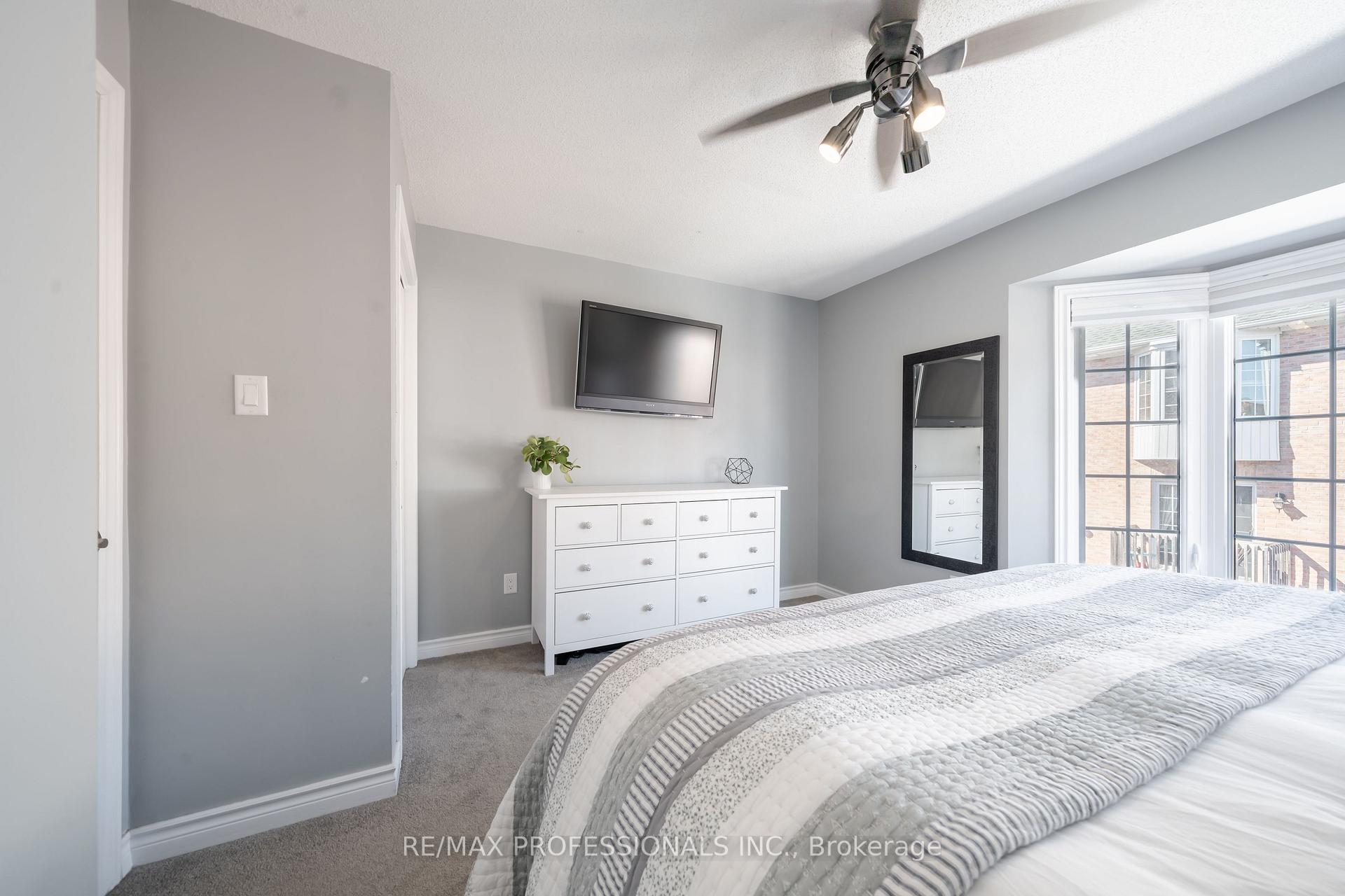 Photo 11 of Unit 27, 3480 Upper Middle Road, Burlington, Palmer — HOMEH