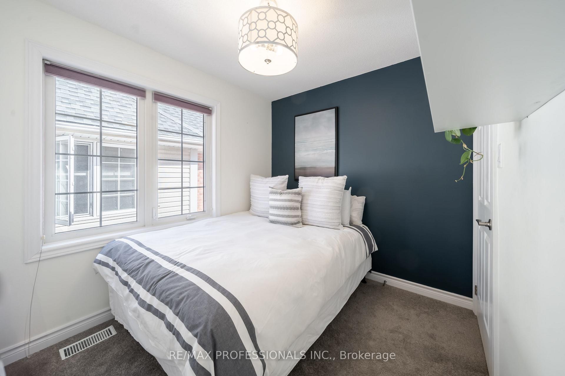 Photo 12 of Unit 27, 3480 Upper Middle Road, Burlington, Palmer — HOMEH