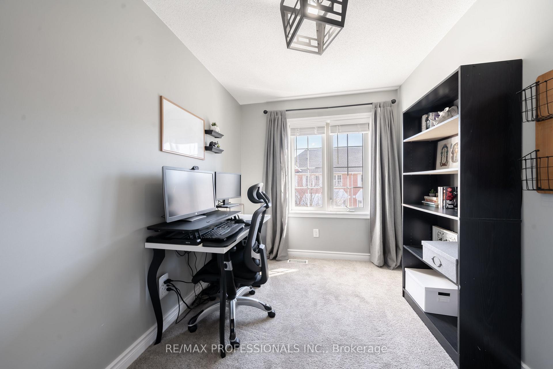 Photo 13 of Unit 27, 3480 Upper Middle Road, Burlington, Palmer — HOMEH