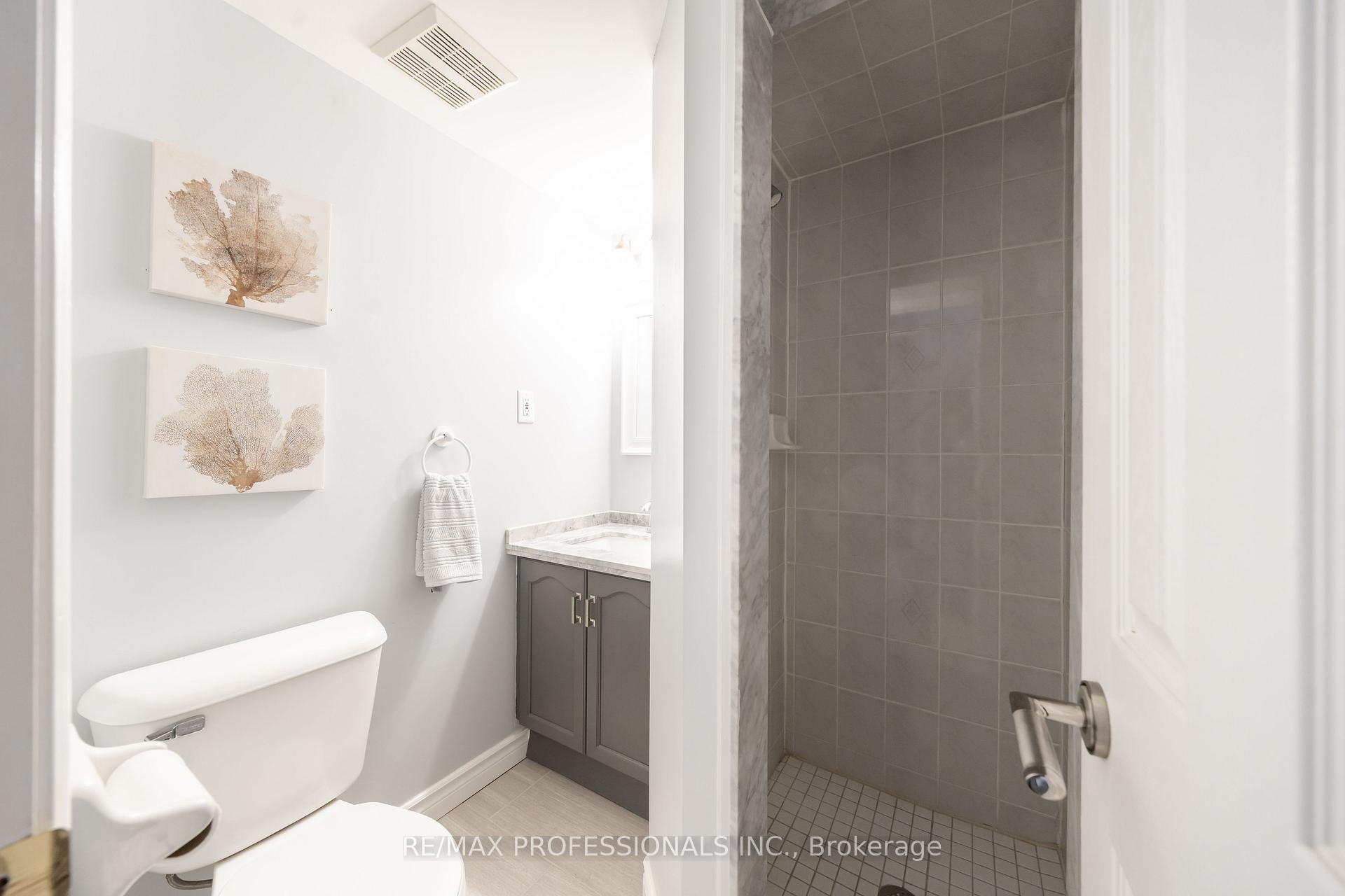 Photo 15 of Unit 27, 3480 Upper Middle Road, Burlington, Palmer — HOMEH