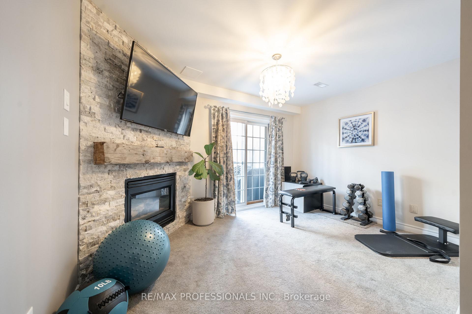 Photo 16 of Unit 27, 3480 Upper Middle Road, Burlington, Palmer — HOMEH