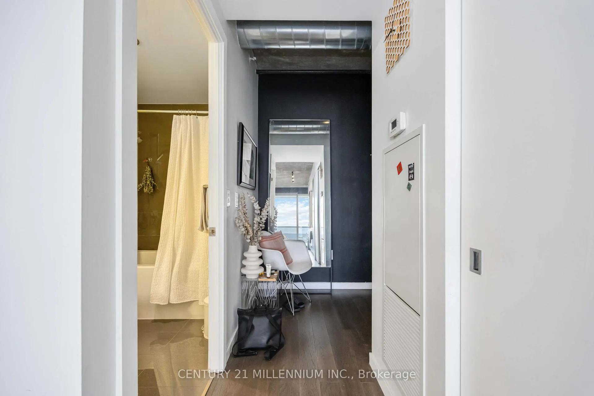 Photo 5 of Unit 2409, 170 Bayview Avenue, Toronto, Moss Park — HOMEH