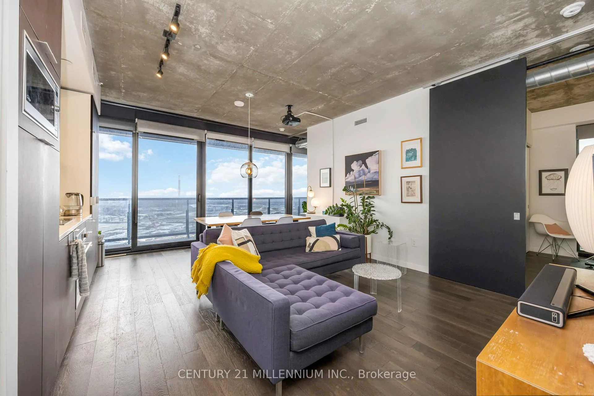Photo 8 of Unit 2409, 170 Bayview Avenue, Toronto, Moss Park — HOMEH