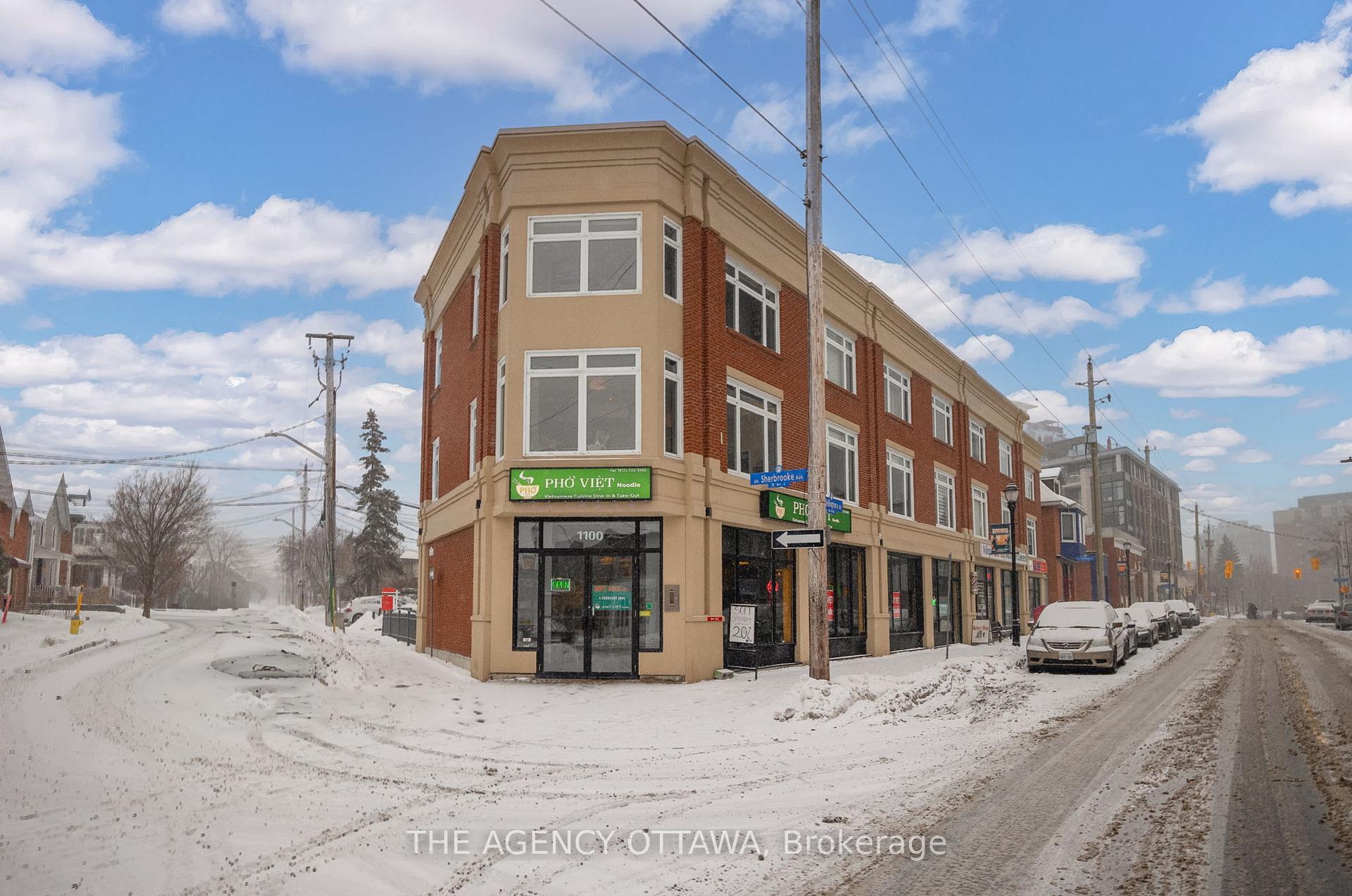 Front of Unit 1, 4 Sherbrooke Avenue