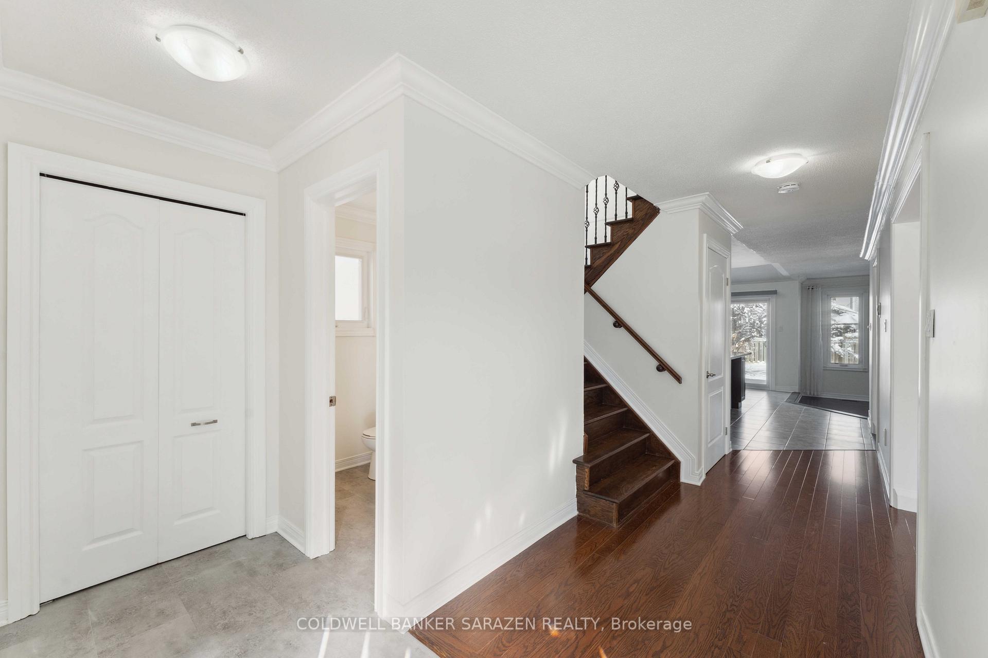 Photo 2 of 17 Rideaucrest Drive S, Ottawa, Barrhaven East — HOMEH