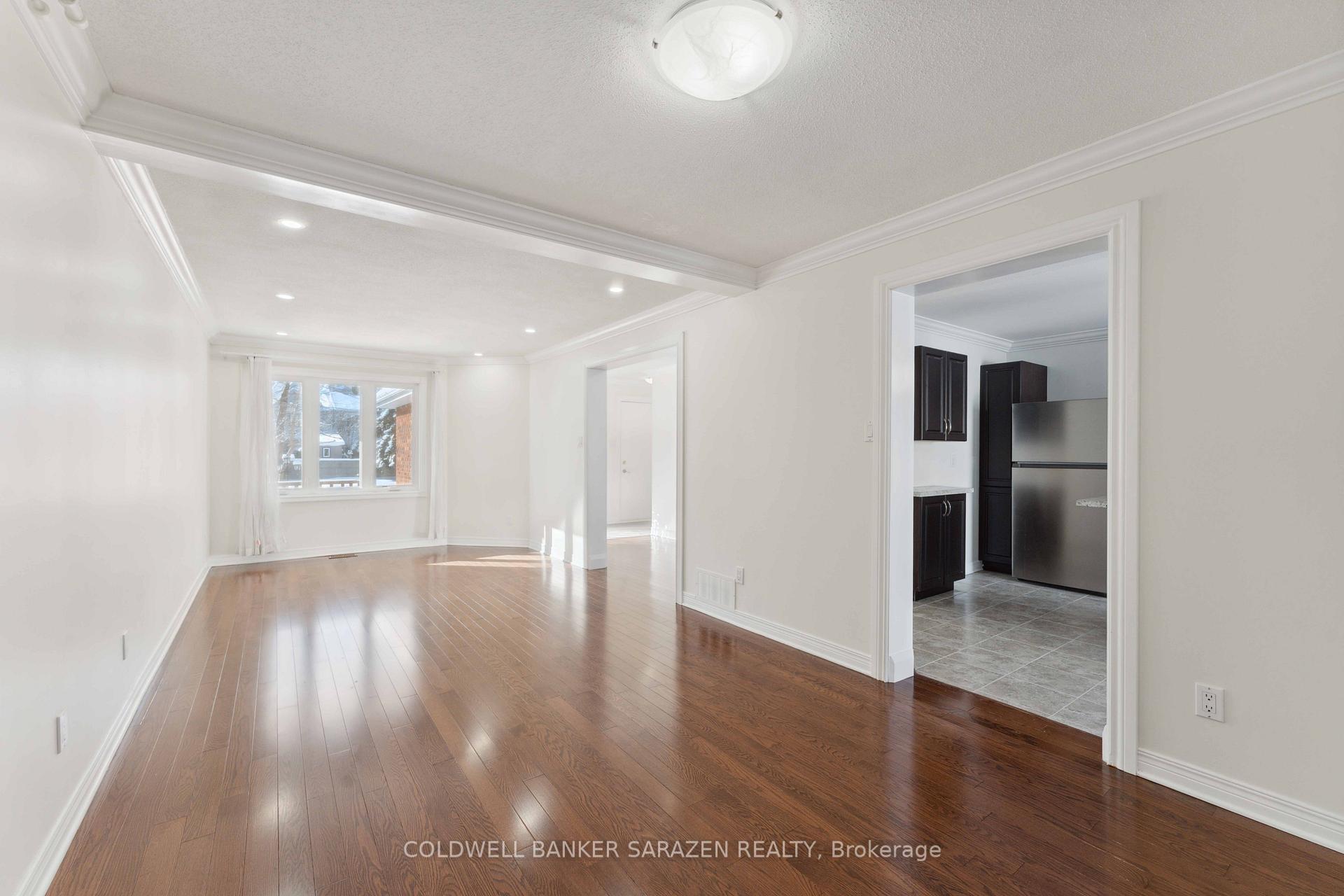 Photo 4 of 17 Rideaucrest Drive S, Ottawa, Barrhaven East — HOMEH