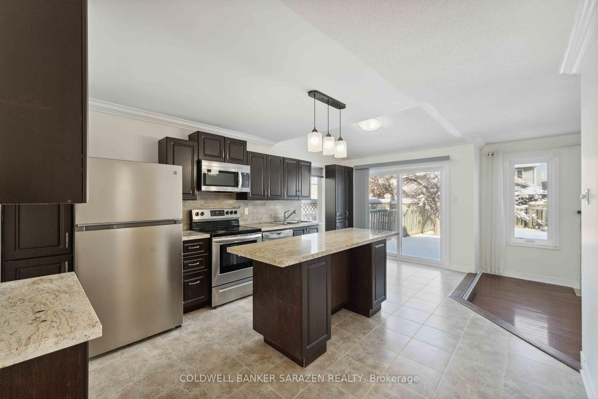 Photo 5 of 17 Rideaucrest Drive S, Ottawa, Barrhaven East — HOMEH