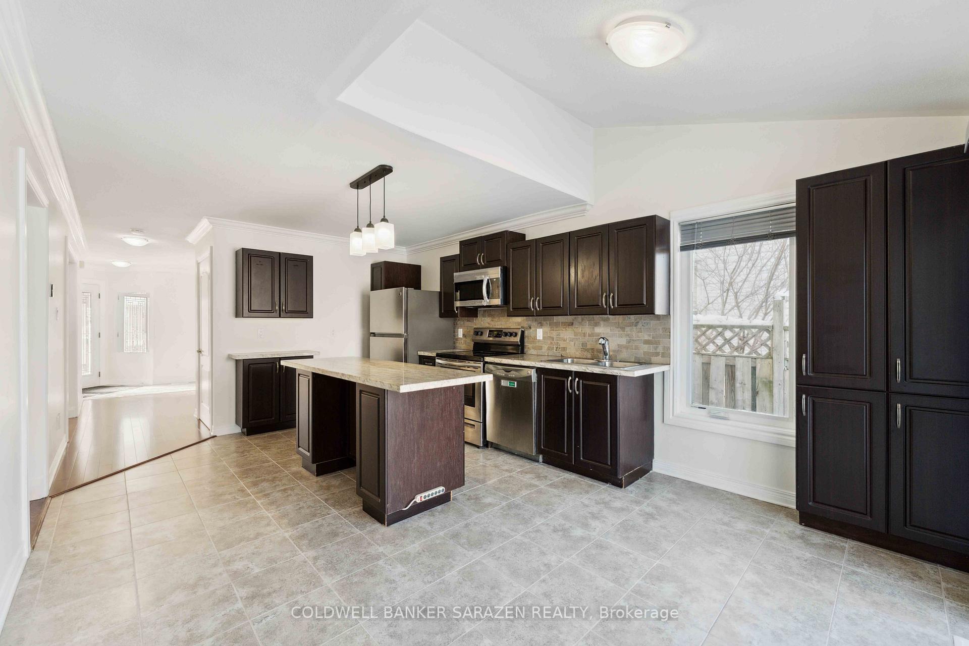 Photo 7 of 17 Rideaucrest Drive S, Ottawa, Barrhaven East — HOMEH