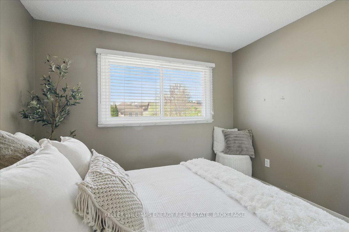 Photo 17 of 59 Rotherglen Road N, Ajax, Central West — HOMEH