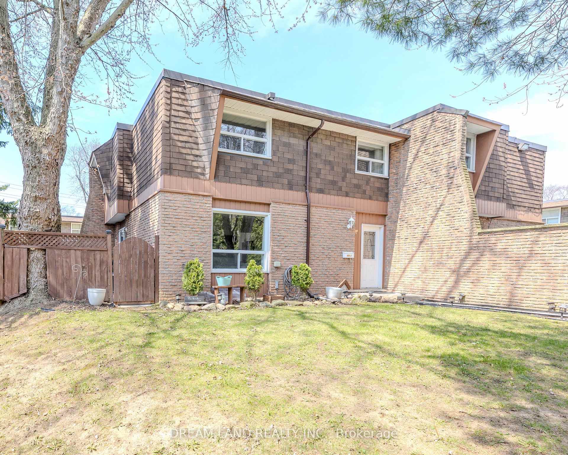 Photo 1 of Unit 2, 653 Francis Road, Burlington, LaSalle — HOMEH